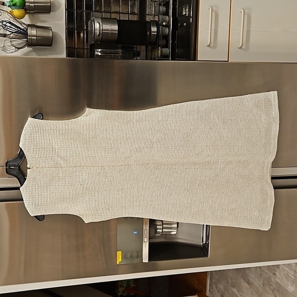 💕ST JOHN💕 Tweed Sheath Dress ~ White with Gold Metallic Threading 12 NWOT - Picture 3 of 12